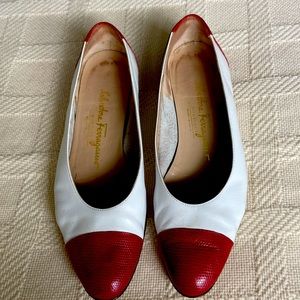 Beautiful Italian red&white “ skimmers”. Lightly worn, excellent condition.